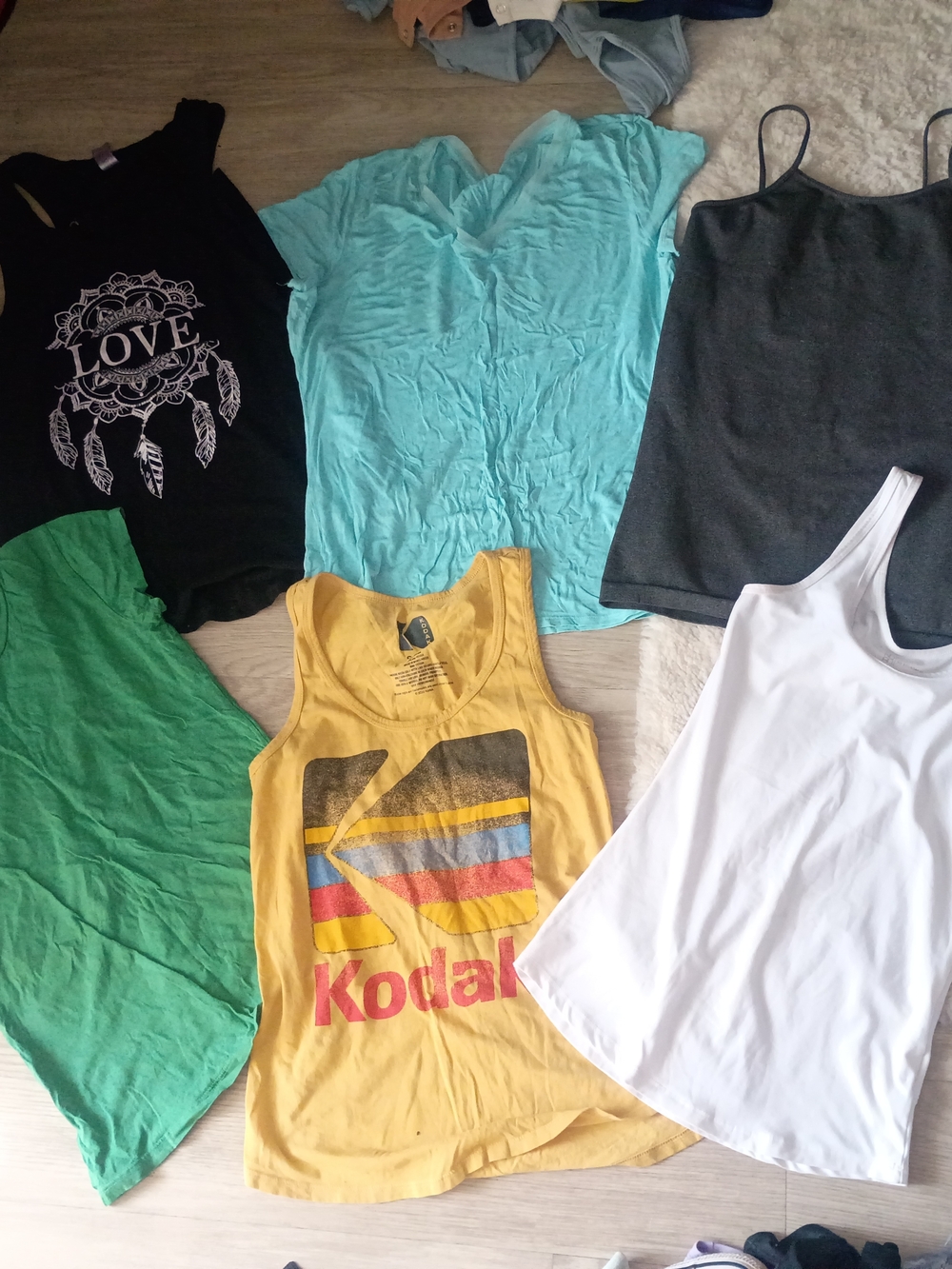 Woman's Small Tanks, Tees, And Tops Lot